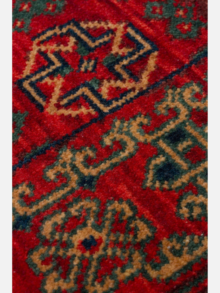Göbeklitepe Serisi Anadolu Motiflerine Sahip %100 Yeni Zelanda Yünü ile Üretilen El Emeği Kara Tezgah Halı 06VIOLV - Carpetdocia
