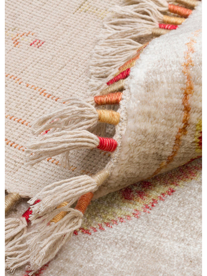 Oushak Carnaval %100 Naturel Kolay Temizlenir El Emeğiyle Üretilen TENCEL™ Modern Uşak Halısı 08 BEIGE AUTUMN Q