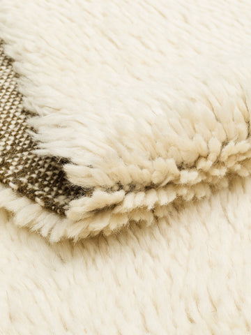 Morocco %100 Yün El Emeği ile Üretilen Uzun Tüylü Halı IVORY OLIVE kıvrım detayı
